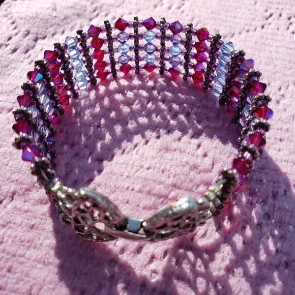 Designer Beaded Bracelet. - Picture 2 of 8